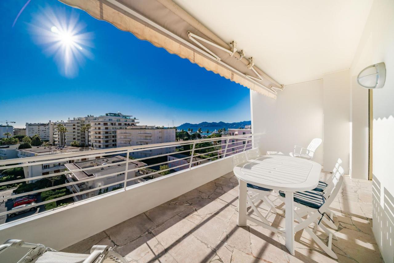 Palm Beach- Free Wifi- Parking- Sea View Appartement Cannes